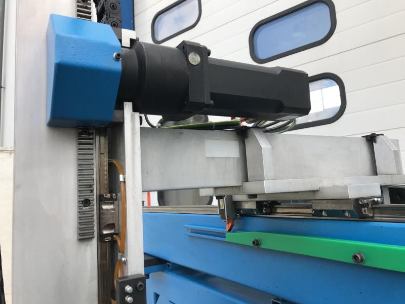 2-Achsen NC Handlingerät, Einlegeroboter, Automation 2-Achsen NC Handlingerät, Einlegeroboter, Automation