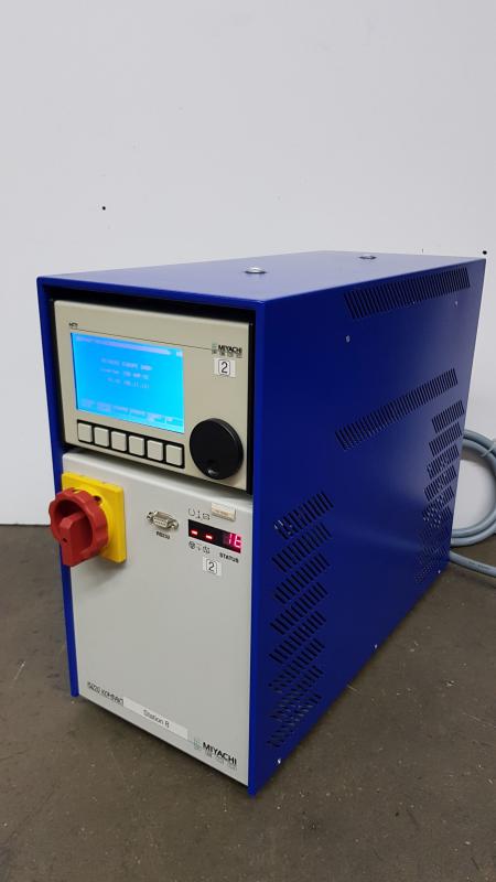 Mikroschweißkopfeinrichtung, Punktschweißanlage mit Schweißkopf, Inverterstromquelle