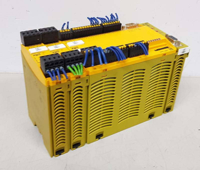 Konfigurierbare sichere Kleinsteuerung, Basisgerät mit Erweiterungen und Profibus Modul