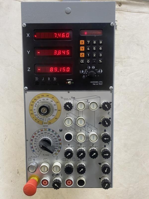 Univ. Werkzeugfräsmaschine in 2008 überholt von MMD