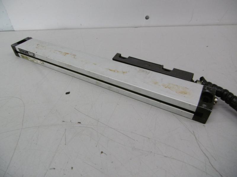 Glasmaßstab, inkrementales Längenmesssystem, Linear Scale, Linear Encoder, Maßstab mit Glaslineal für Positionsanzeige