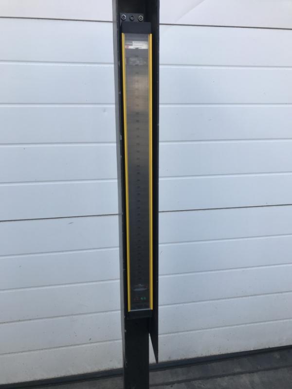 Mehrstrahl- Sicherheits- Lichtschranke, 1 Empfänger