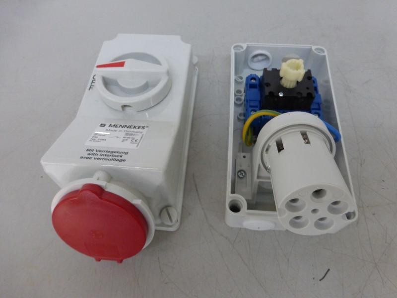 16 Amp. CEE-Wandsteckdose mit Schalter