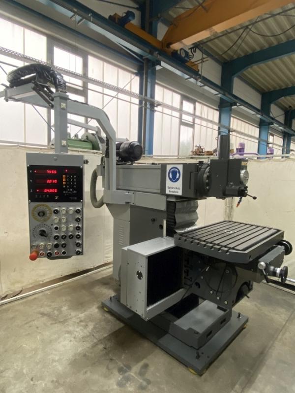 Univ. Werkzeugfräsmaschine in 2008 überholt von MMD