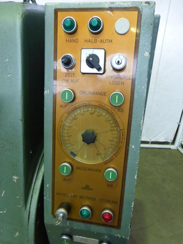 Schwenkbiegemaschine Schwenkbiegemaschine