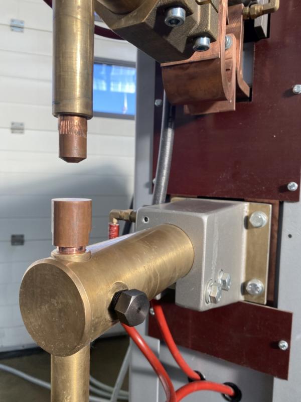 Punktschweißmaschine, Buckelschweißmaschine