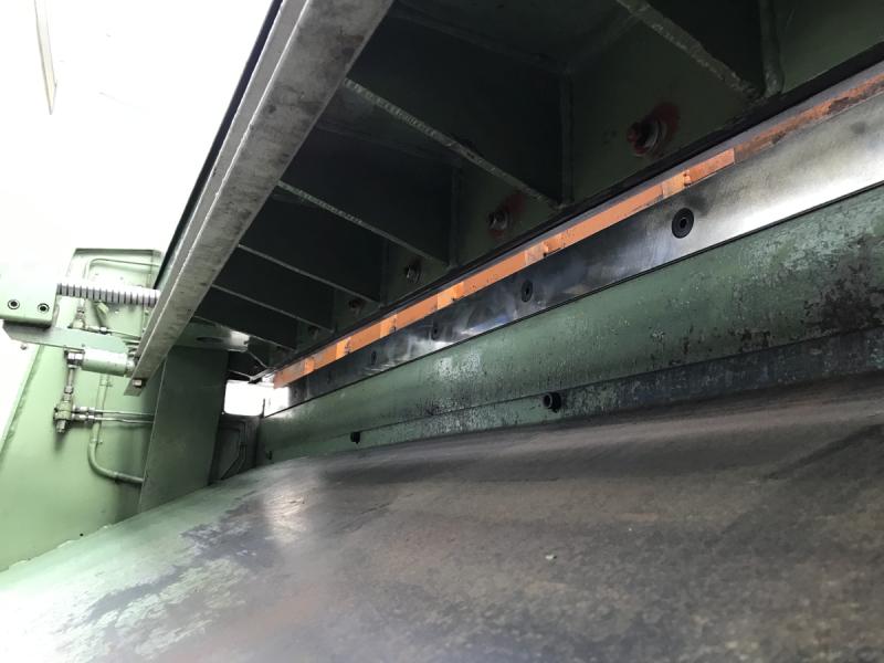 Schwingschnitt Tafelschere 2000 x 2 mm