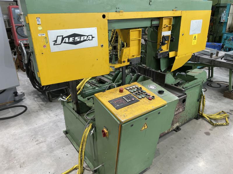 Säulengeführter Bandsägeautomat für 90° Schnitte bis Ø 320 mm