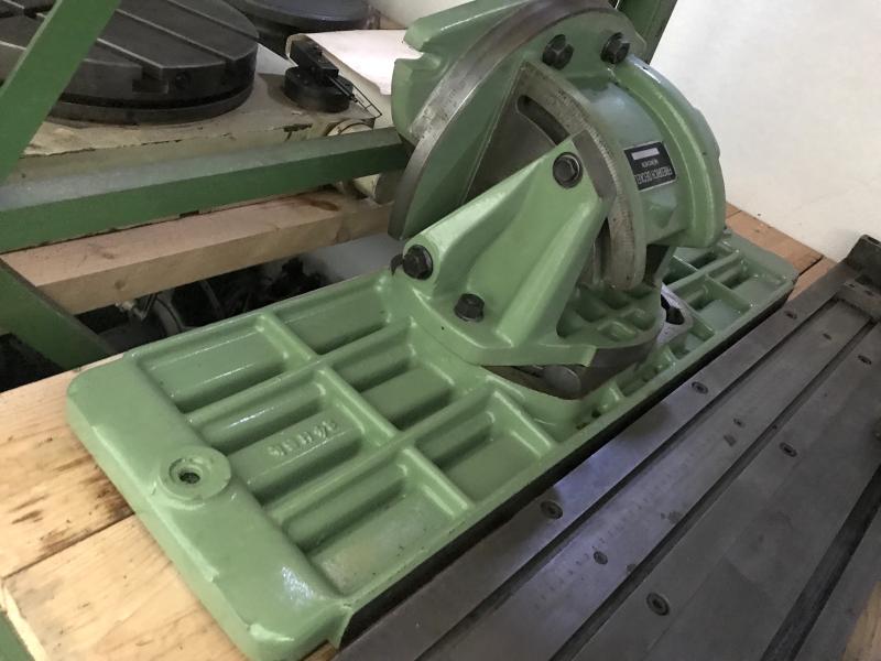 Univ. Schwenk- Kipp- Drehtisch für Fräsmaschine (Original FRIEDRICH DECKEL)