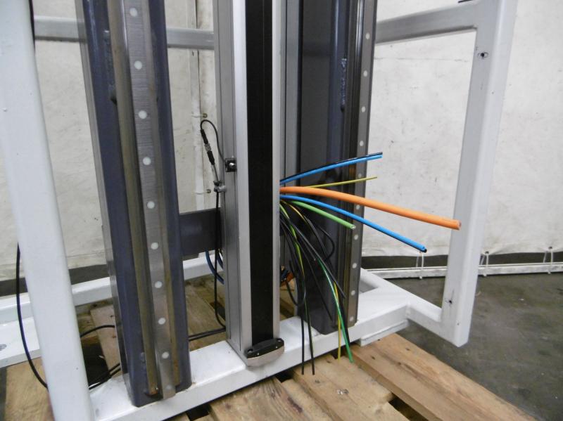 Lineareinheit, Linearachse, Portalachse mit Servoantrieb, Synchronservomotor, Elektroschlitten,  Beladeeinheit, Linearführung mit Servomotor und Pneumatikgreifer