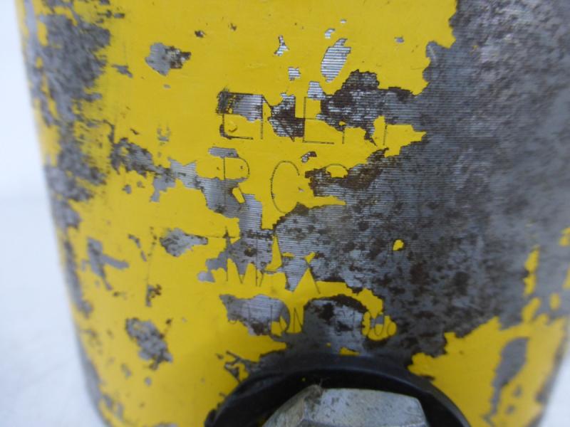 Einfachwirkender Hydraulikzylinder mit Federrückzug, Hydraulikstempel, Hublast: 45 ton.