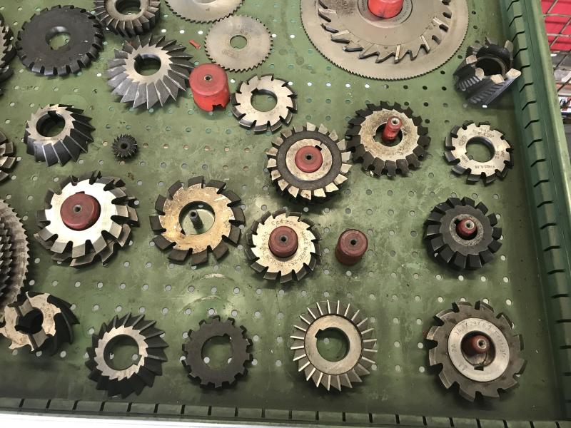 Posten Scheibenfräser (über 70 Stück), Sägeblätter, Schwalbenschwanzfräser,  Radiusfräser