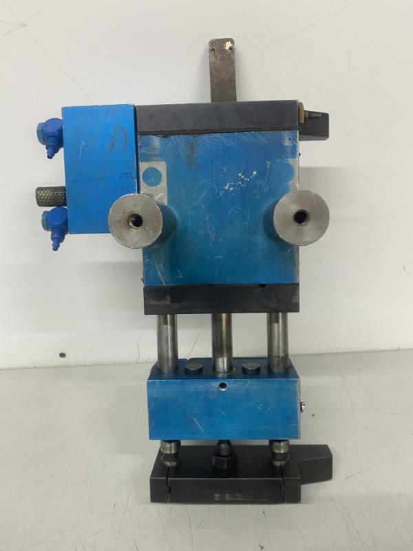 Pneumatischer Zangenvorschub, Bandvorschub - Ersatzteilspender - Andruckplatte (Kolben) fehlt