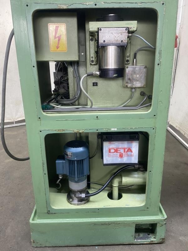 Hydraulische Nutenziehmaschine