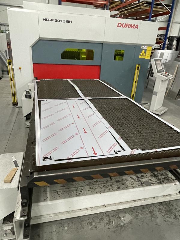 Fiberlaser, Faserlaser-Schneidanlage mit Flachbett- und Rohrlaser