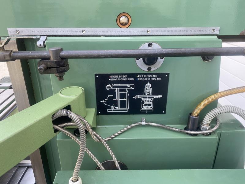 Univ. Konsolfräsmaschine mit Digitalanzeige