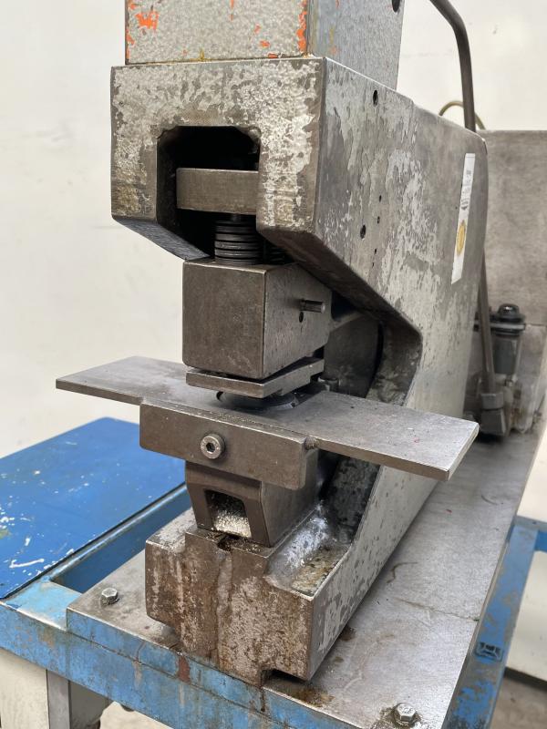 Hydraulikstanze, Stanzgestell für den Einsatz von Stanzeinheiten, Hydr. Lochstanze, Hydraulikpresse