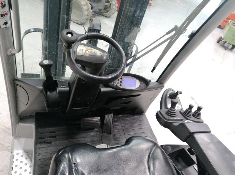 Treibgas-Stapler, Traglast 1600 kg, Gas-Gabelstapler im guten Zustand, technisch einwandfrei