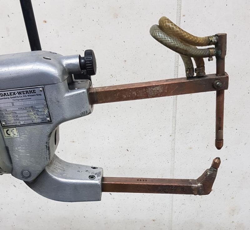 Punktschweißzange mit Steuerung DALEX RS 17 und Balancer