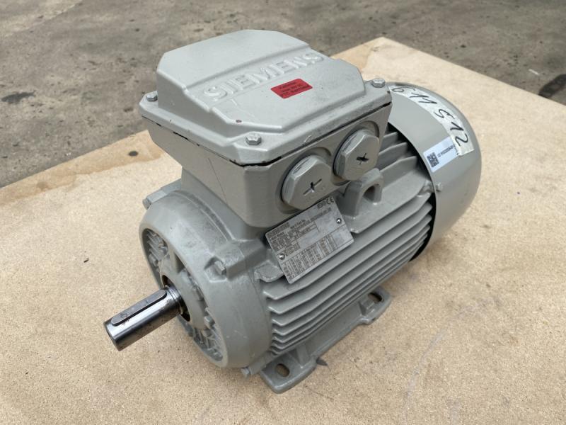 Drehstrom Elektromotor 3 kW Drehstrommotor Kraftstrommotor, E-Motor, Käfigläufer, Asynchronmotor Drehstrom Elektromotor 3 kW Drehstrommotor Kraftstrommotor, E-Motor, Käfigläufer, Asynchronmotor