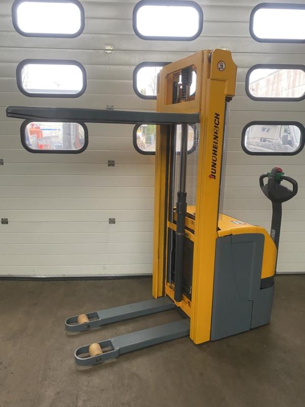 Elektro - Gehstapler, Deichselstapler, Traglast 1400 kg, Hubhöhe 3200 mm