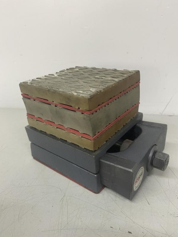 4 Stück Maschinenfüße mit Einstellkeil, Präzisionskeilschuhe