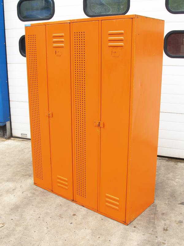 Garderobenschrank, Umkleidespind mit 4 Türen