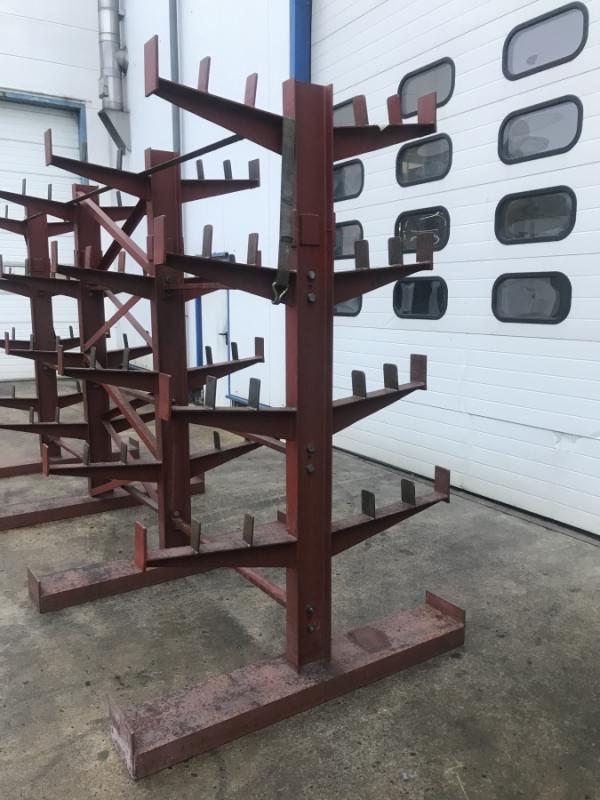 Doppelseitiges Kragarmregal  für Stangenware