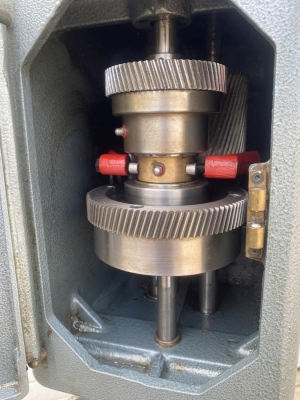 Innengewindeschneidmaschine, Gewindeschneidmaschine mit Leitpatrone