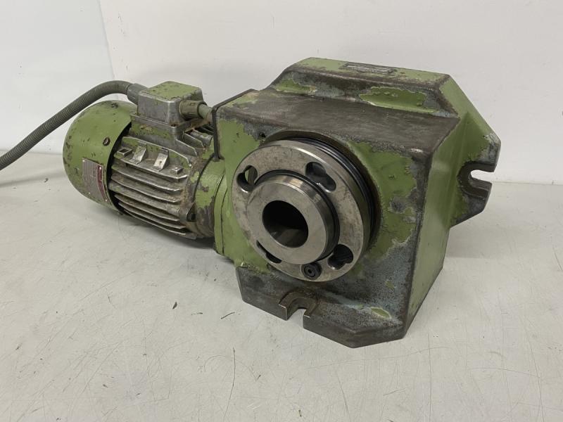 Motorisch angetriebener Teilapparat und Rundtisch auch als Takttisch mit 15° Indexrastung