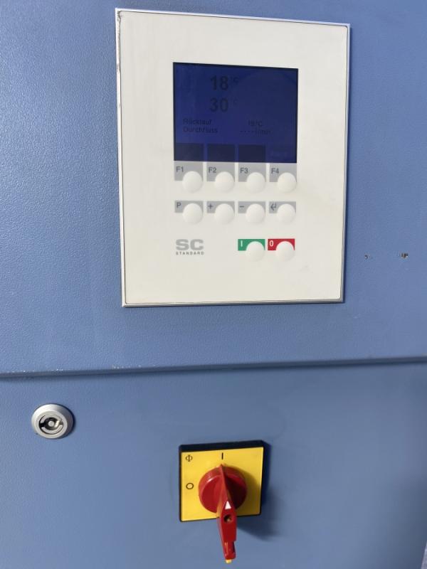 Universal Wasser Temperiergerät mit Elektroheizung und Anschlüssen für Fremdkühlung