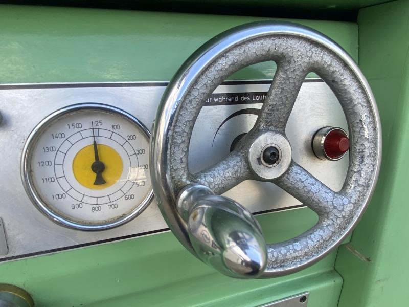 Universal Präzisions Drehmaschine mit viel Zubehör