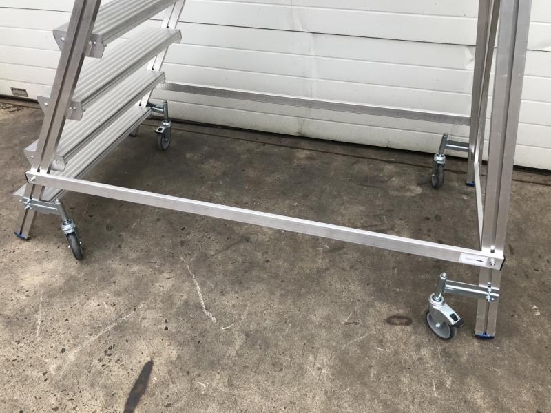 Fahrbare Podestleiter, ALU Plattformtreppe 7 Stufen + Podest