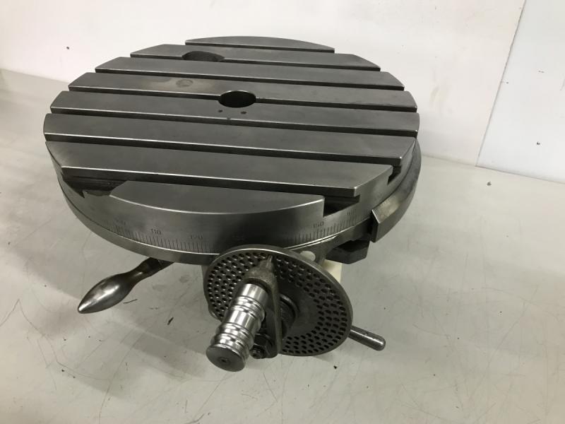 Rundtisch, Rundteiltisch mit Kurbel und Lochscheibe