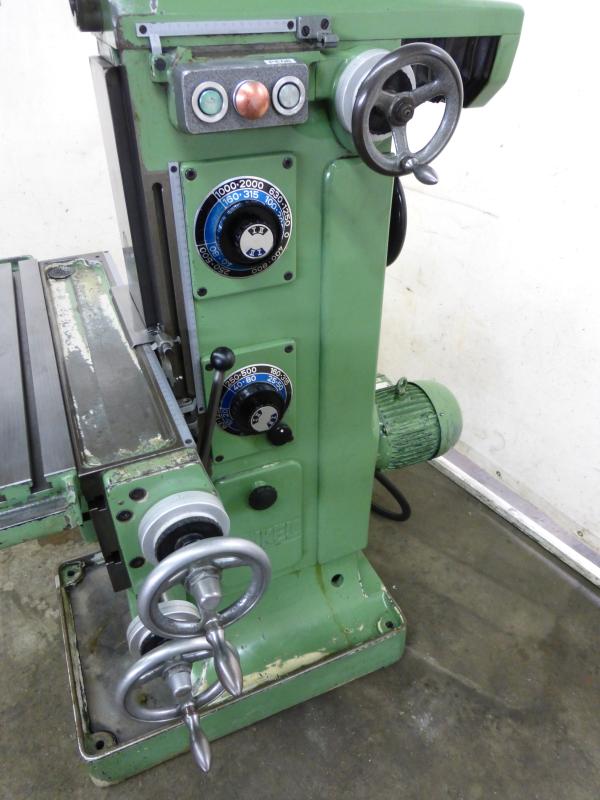 Univ. Werkzeugfräsmaschine