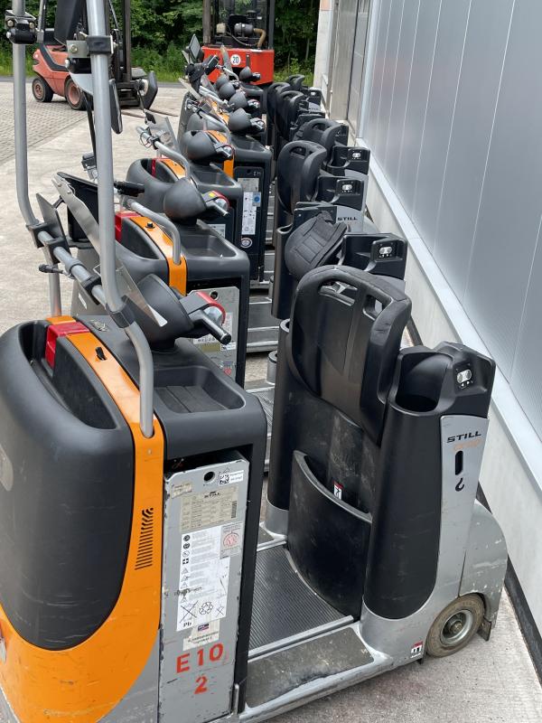 8 Stück Schlepper für Logistikzug Zugfahrzeuge, Routenzug für Logistikzüge 8 Stück Schlepper für Logistikzug Zugfahrzeuge, Routenzug für Logistikzüge
