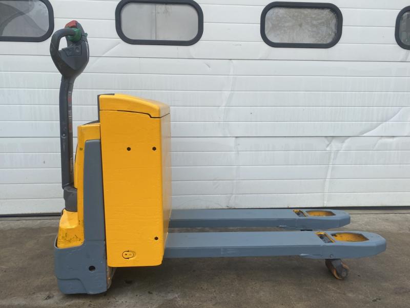 Elektro-Gehstapler, Niederflurhubwagen, Ameise, Deichselstapler Elektro-Gehstapler, Niederflurhubwagen, Ameise, Deichselstapler