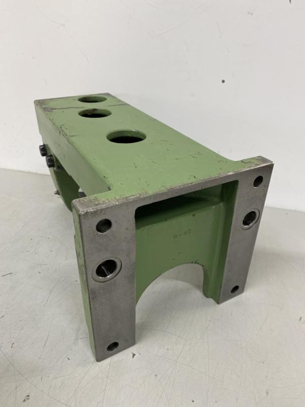 Gegenlager zum Horizontalfräsen, Lagerbock mit Stützlager für lange Fräsdorne, Horizontalbarbeitung