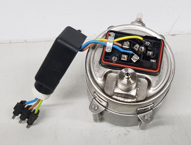 Druckschalter, Druckmessgerät mit Manometer und Kontaktschalter