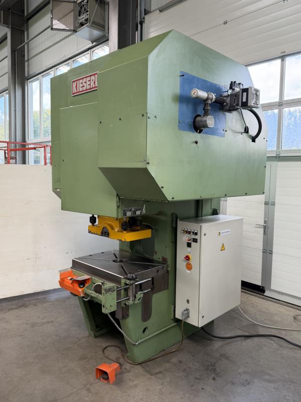 Einständer Exzenterpresse