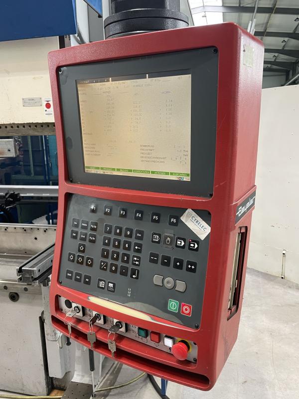 CNC Abkantpresse mit 6-Achsen Hinteranschlag und CYBELEC Steuerung