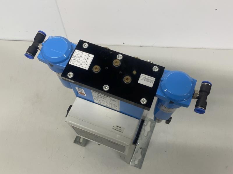 Druckluft - Adsorptionstrockner, Aktivkohleadsorber mit Nachfilter, Drucklufttrockner