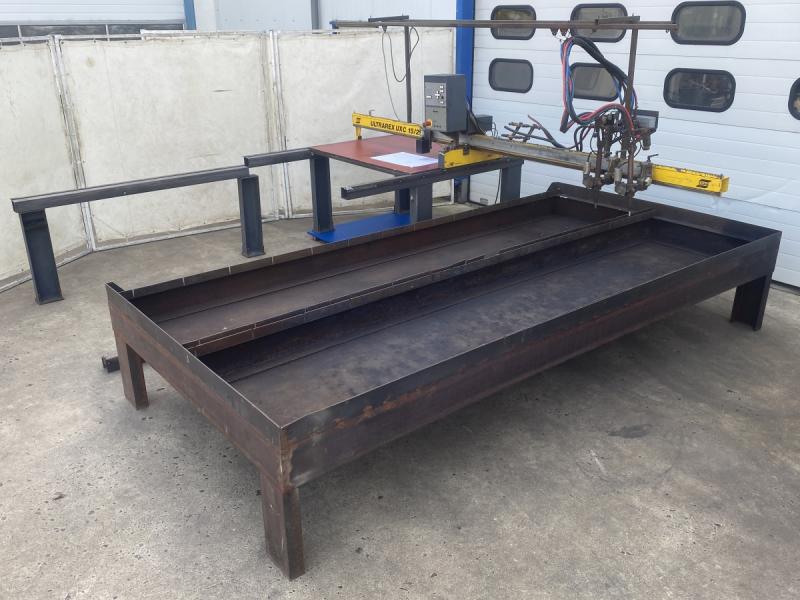 Brennschneidmaschine mit fotooptischer Nachlaufsteuerung