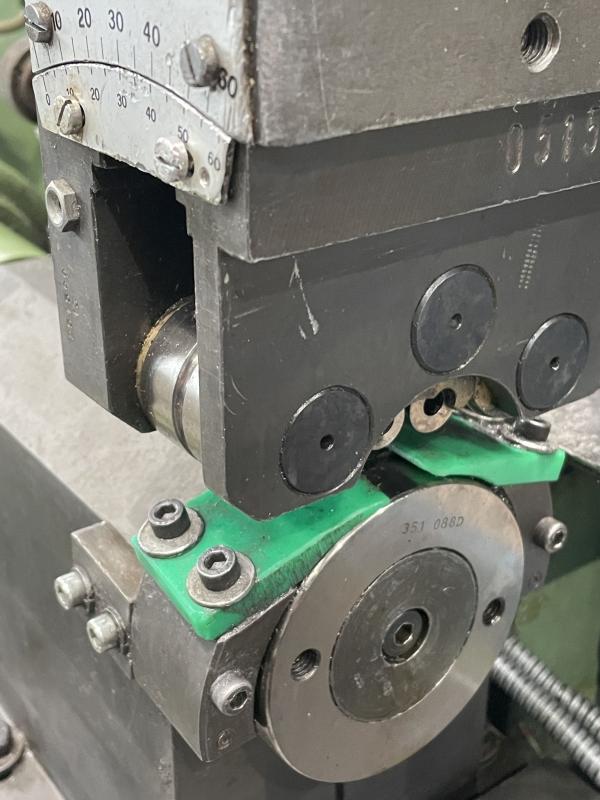 Spitzenlose Glattwalzmaschine, Prägepoliermaschine