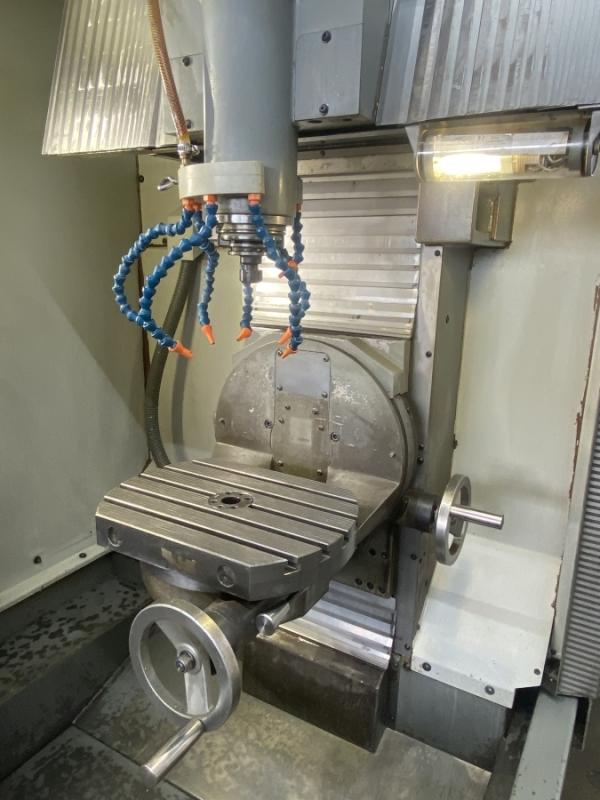CNC 3+2 Achsen Vertikal Bearbeitungszentrum CNC 3+2 Achsen Vertikal Bearbeitungszentrum