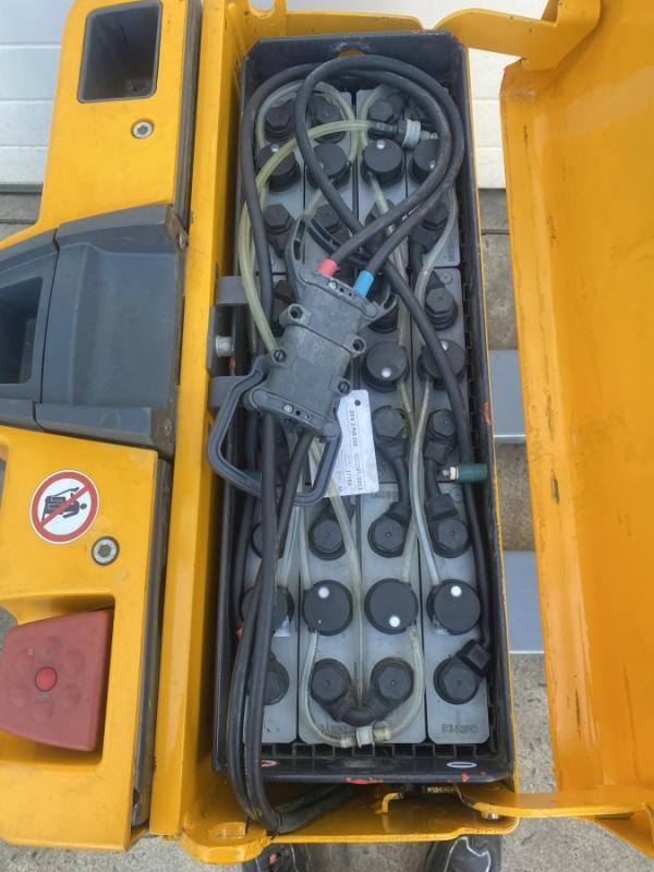 Elektro-Gehstapler, Niederflurhubwagen, Ameise, Deichselstapler Elektro-Gehstapler, Niederflurhubwagen, Ameise, Deichselstapler