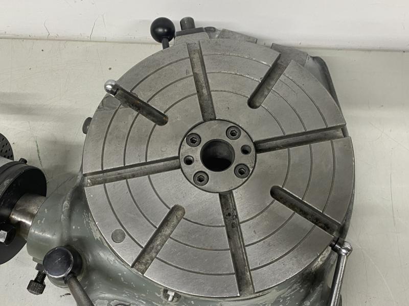 Rundtisch, Rundteiltisch mit Kurbel und Lochscheibe