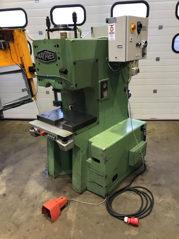 Einständer Kniehebelpresse