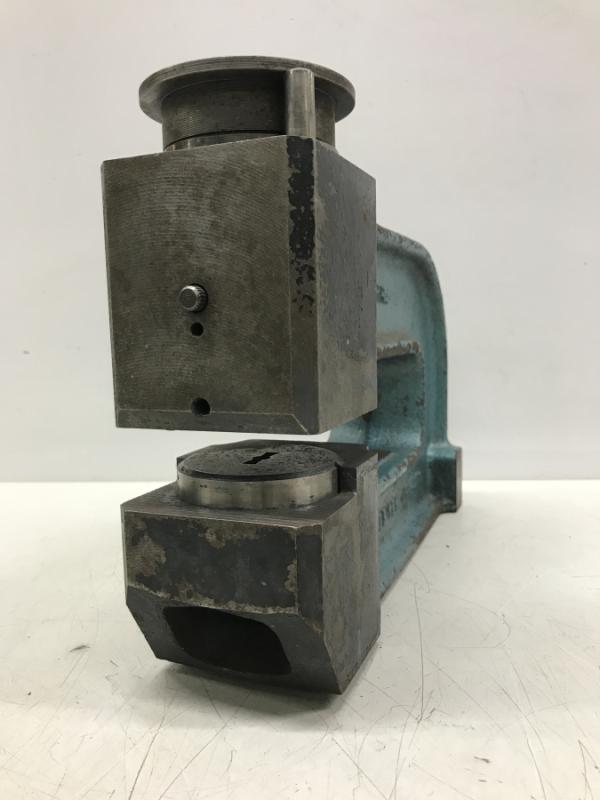 Stanzbügel, Stanzeinheit