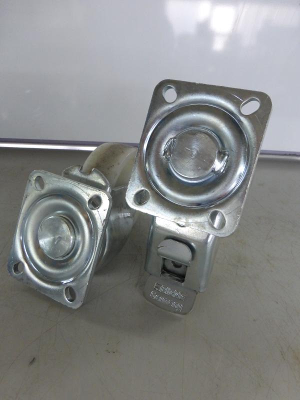 4 Stück sehr stabile Bockrollen, Lenkrollen mit weißen Polyamid Rädern Ø 100 mm, Traglast je 280 kg